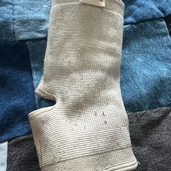 3/$10 Ankle Tensor - Picture 2 of 3